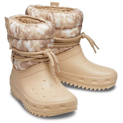 croc winter boots for women.